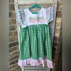 Shrimp And Grits Dress Girls 7 Strawberry Gingham Green Pink Dress.
